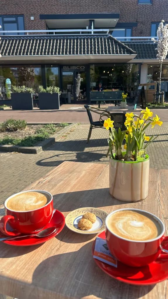 BLIBCO Coffee Bussum, terras en gevel